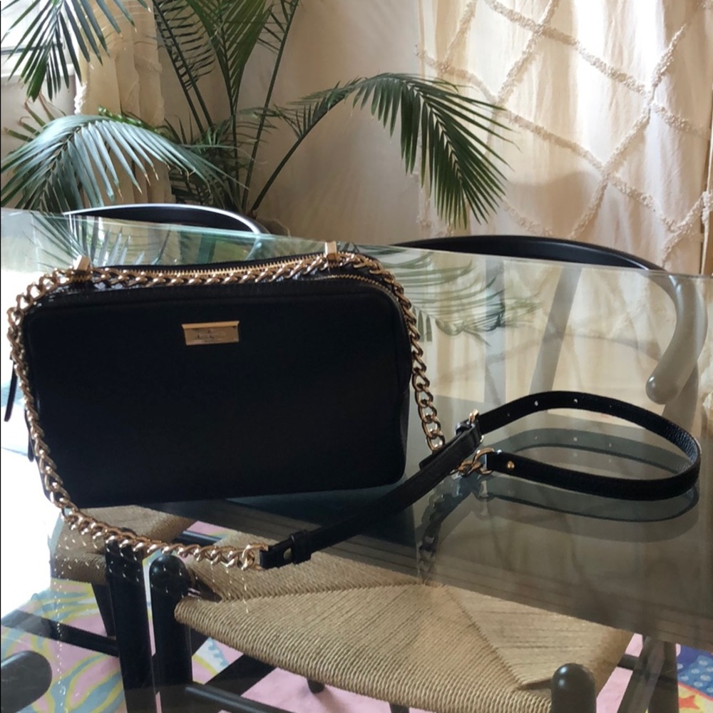 Medium size Kate Spade crossbody Like New